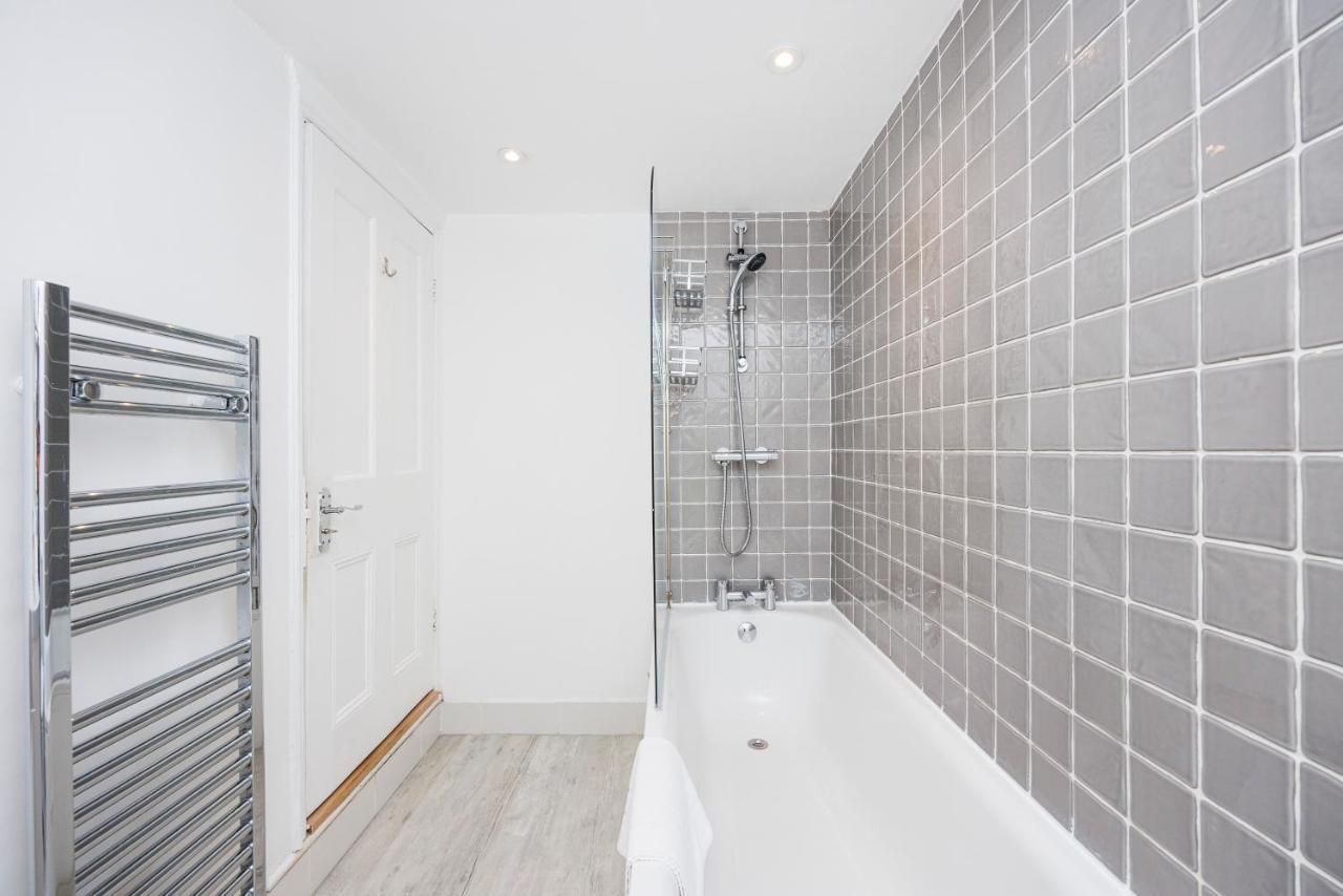Welcomestay Colliers Wood Two Bed Apartment - Home Away From Home Лондон Екстериор снимка