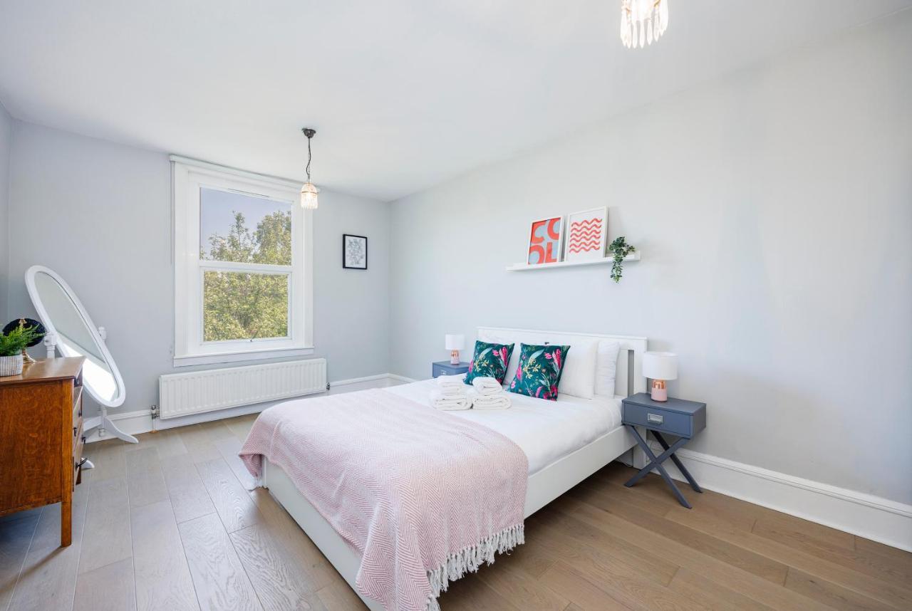 Welcomestay Colliers Wood Two Bed Apartment - Home Away From Home Лондон Екстериор снимка