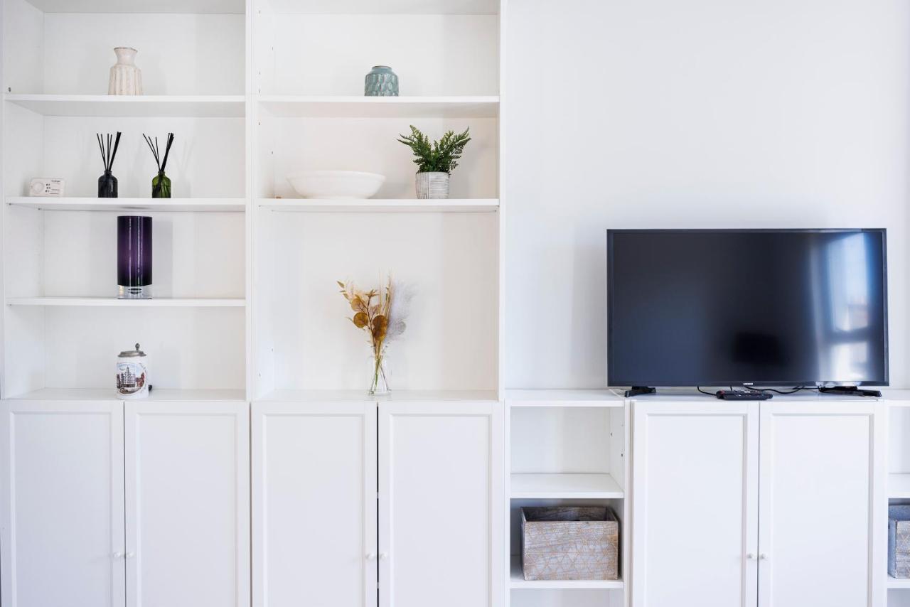 Welcomestay Colliers Wood Two Bed Apartment - Home Away From Home Лондон Екстериор снимка