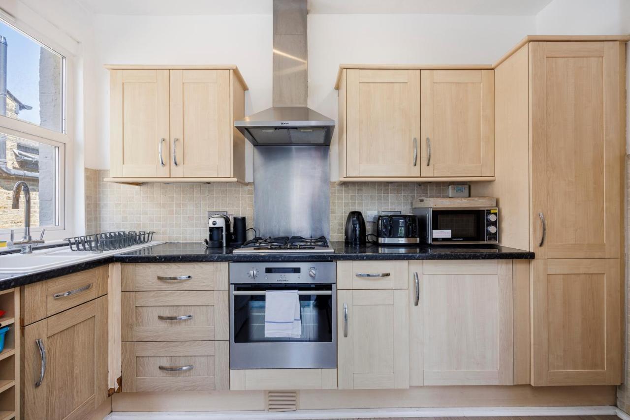 Welcomestay Colliers Wood Two Bed Apartment - Home Away From Home Лондон Екстериор снимка