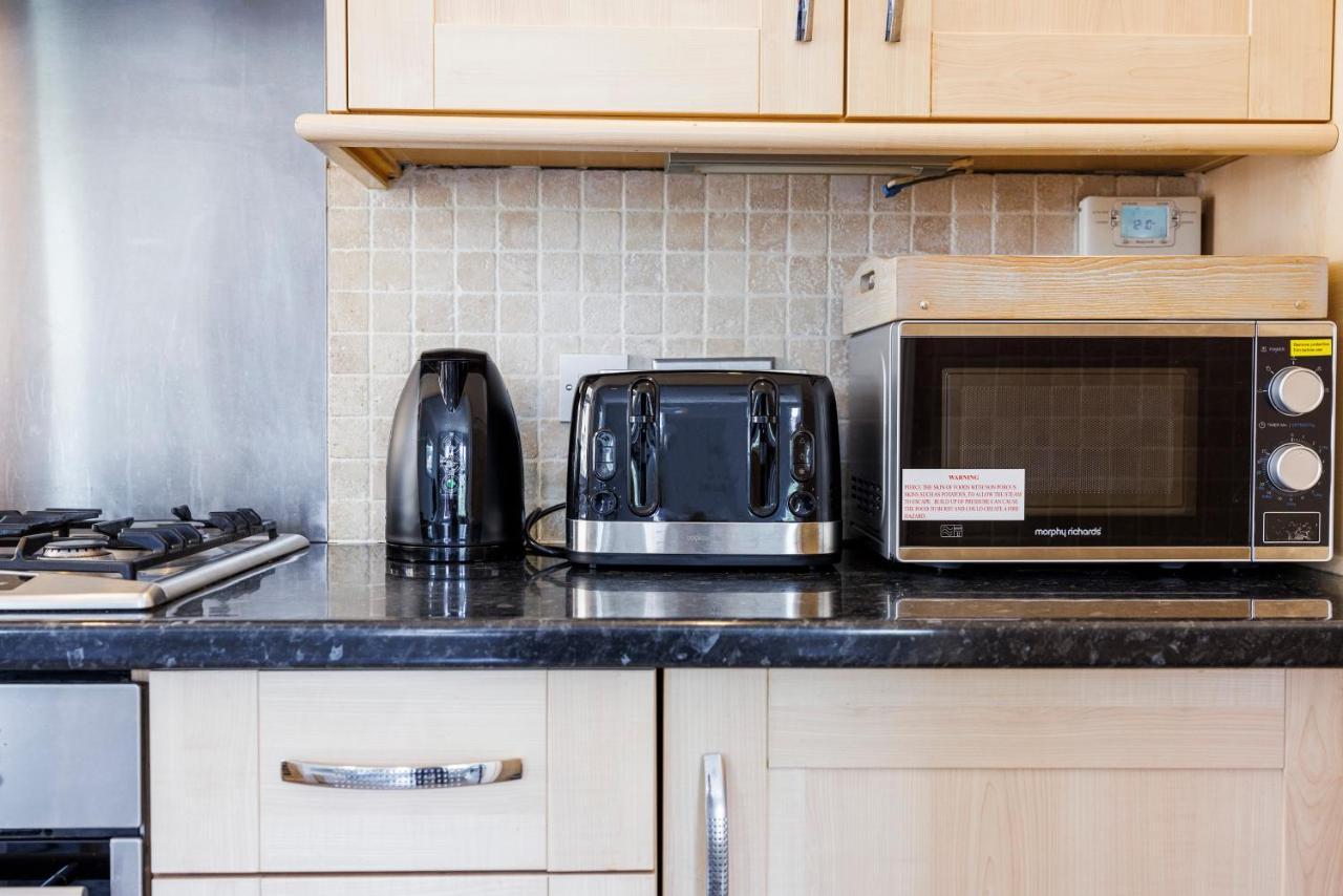 Welcomestay Colliers Wood Two Bed Apartment - Home Away From Home Лондон Екстериор снимка
